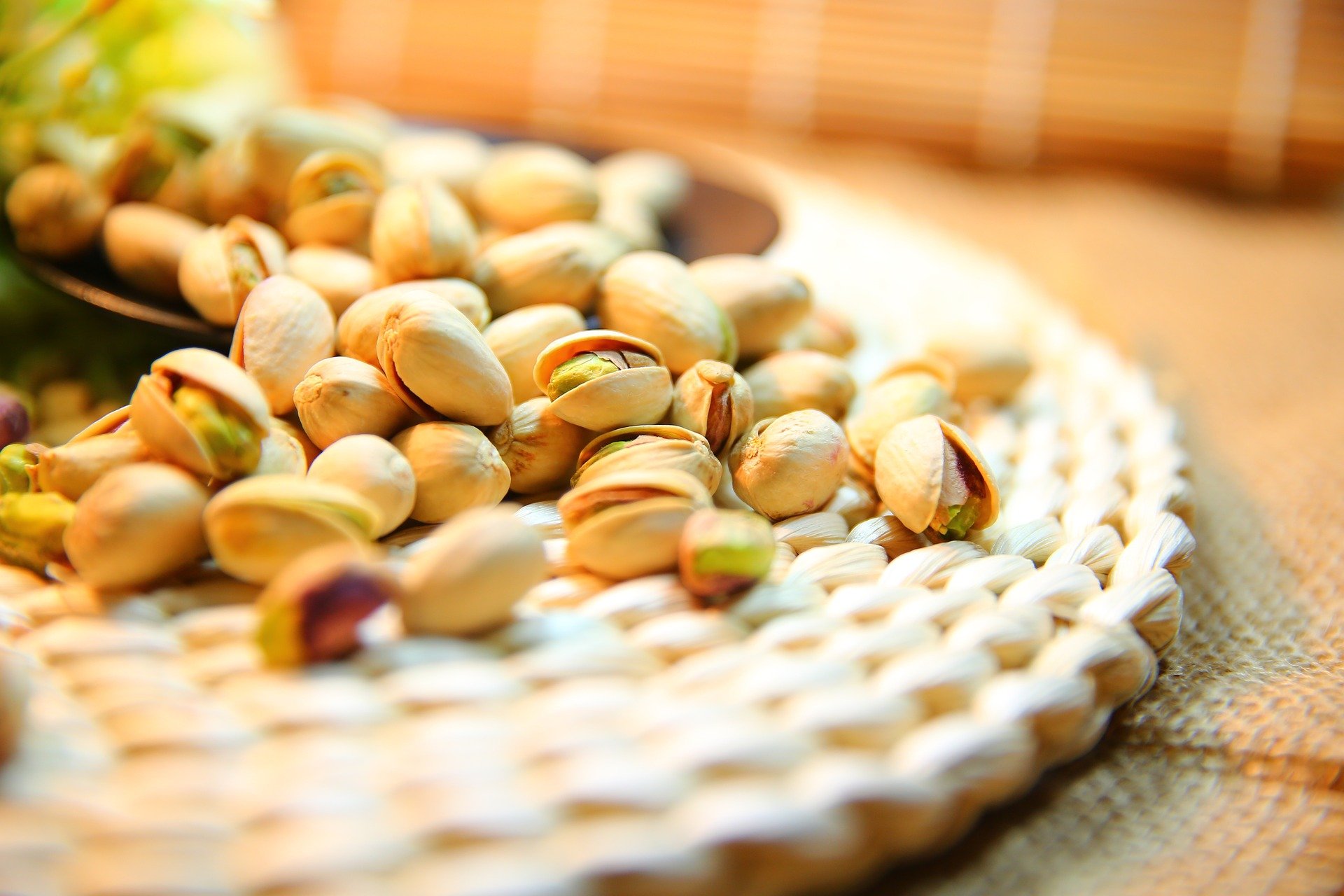 pistachios and belly fat